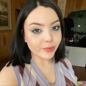 Meet your Posher, Esmeralda